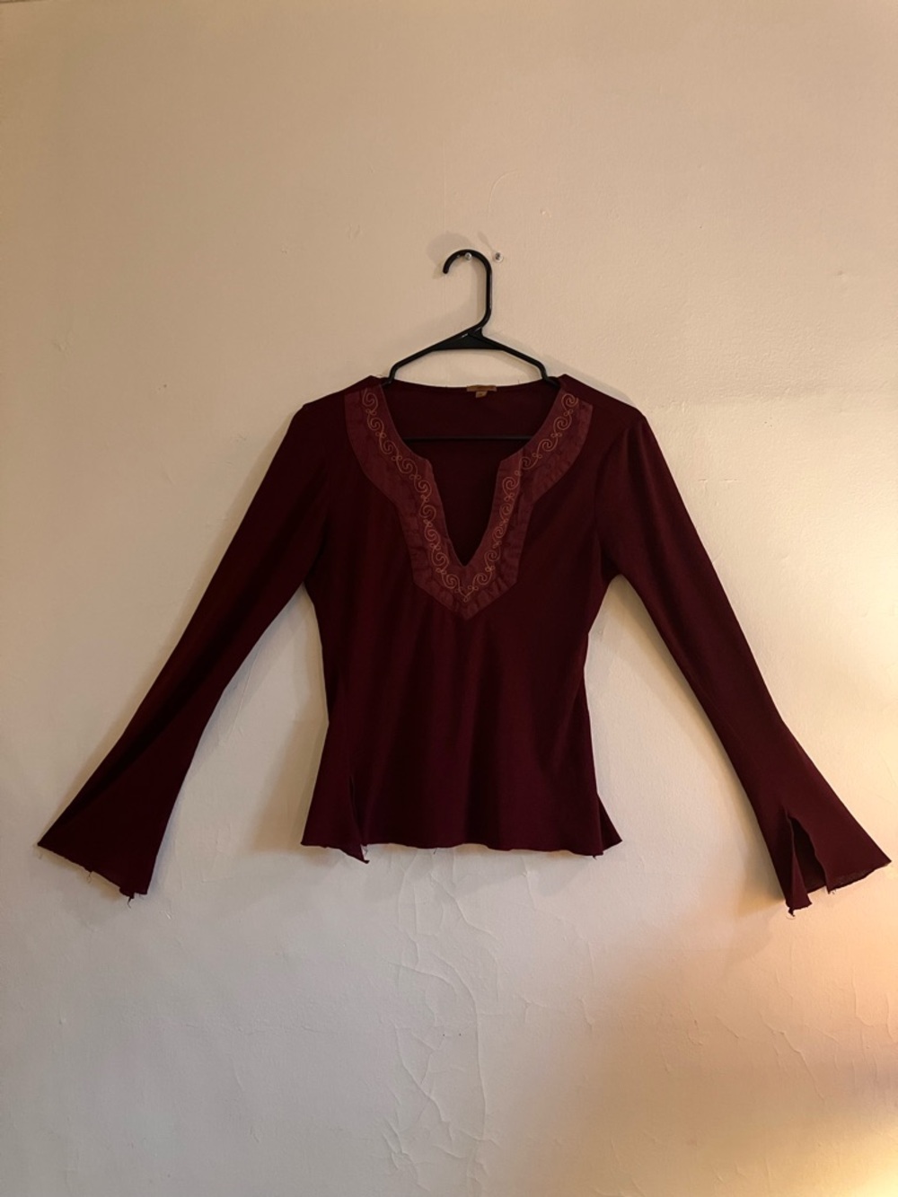 Arden B y2k maroon flared long sleeve top with embroidered neckline